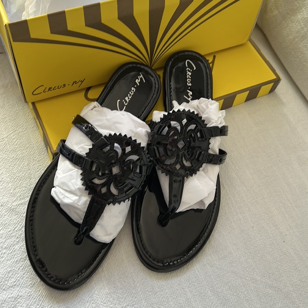 Circus by Sam Edelman Women's
Canyon Flat Sandal - Picture 11 of 16